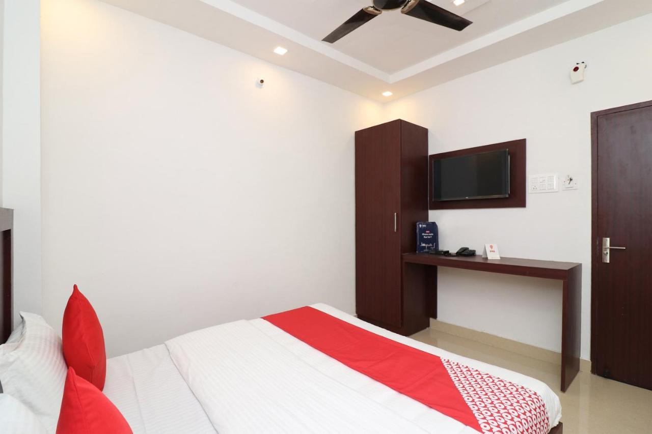 Oyo 1021 Hotel Gayatri Residency Tirath Экстерьер фото