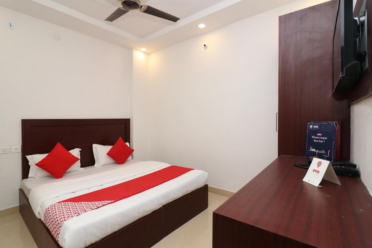 Oyo 1021 Hotel Gayatri Residency Tirath Экстерьер фото
