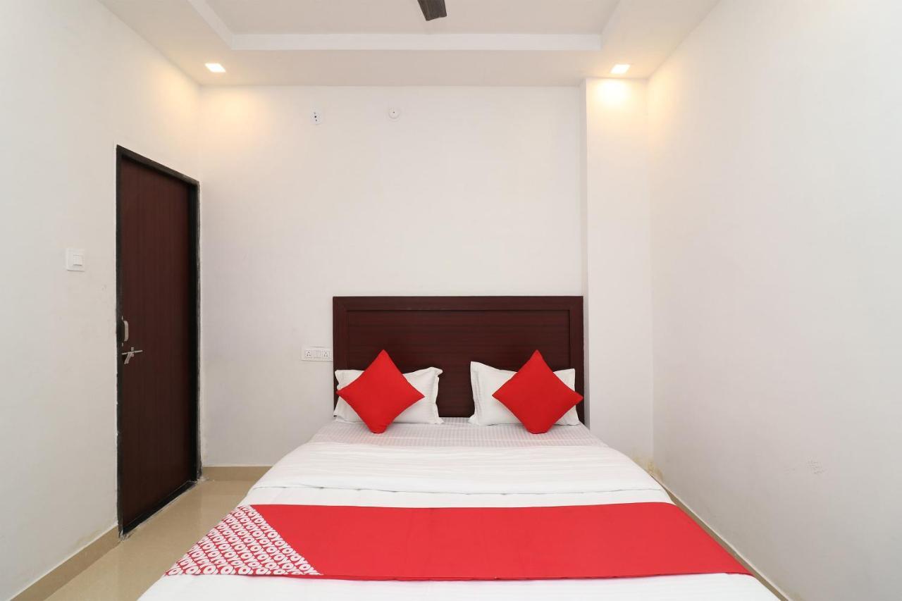 Oyo 1021 Hotel Gayatri Residency Tirath Экстерьер фото