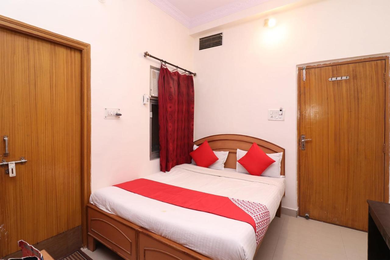Oyo 1021 Hotel Gayatri Residency Tirath Экстерьер фото
