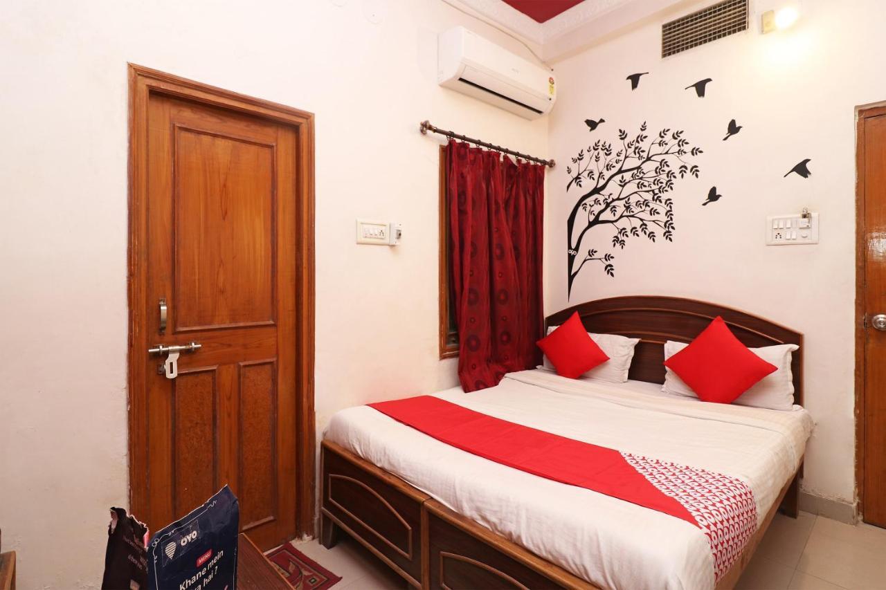 Oyo 1021 Hotel Gayatri Residency Tirath Экстерьер фото