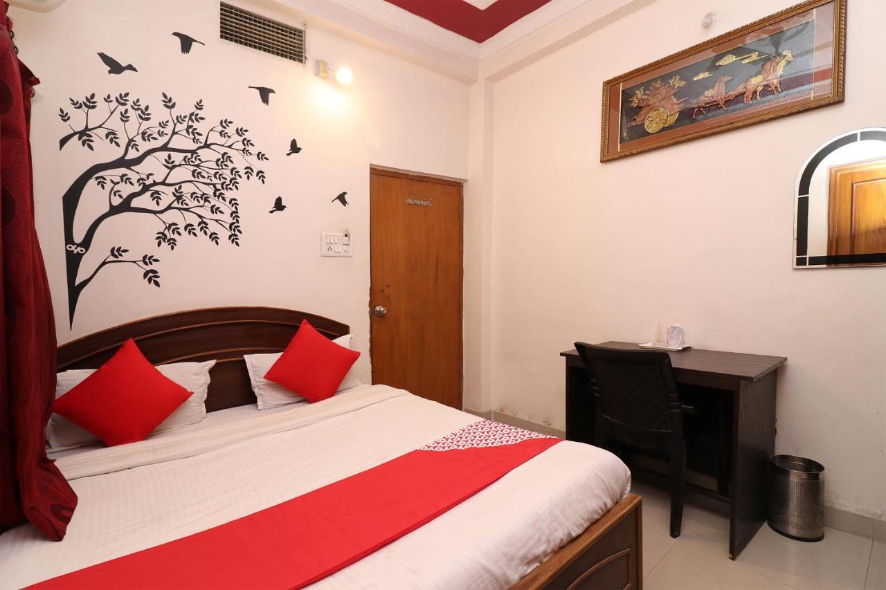 Oyo 1021 Hotel Gayatri Residency Tirath Экстерьер фото