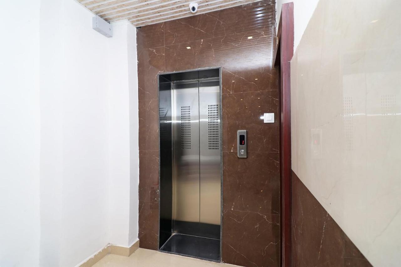 Oyo 1021 Hotel Gayatri Residency Tirath Экстерьер фото