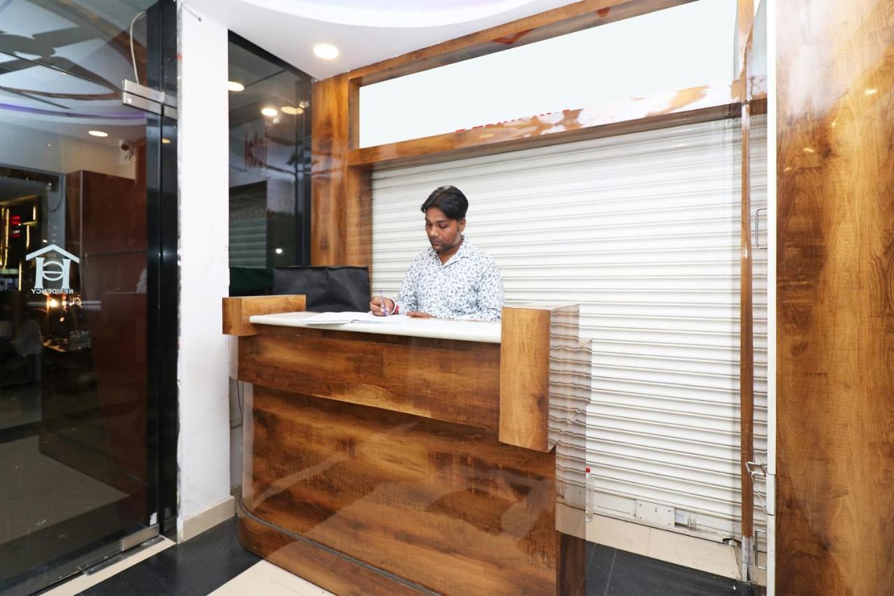 Oyo 1021 Hotel Gayatri Residency Tirath Экстерьер фото