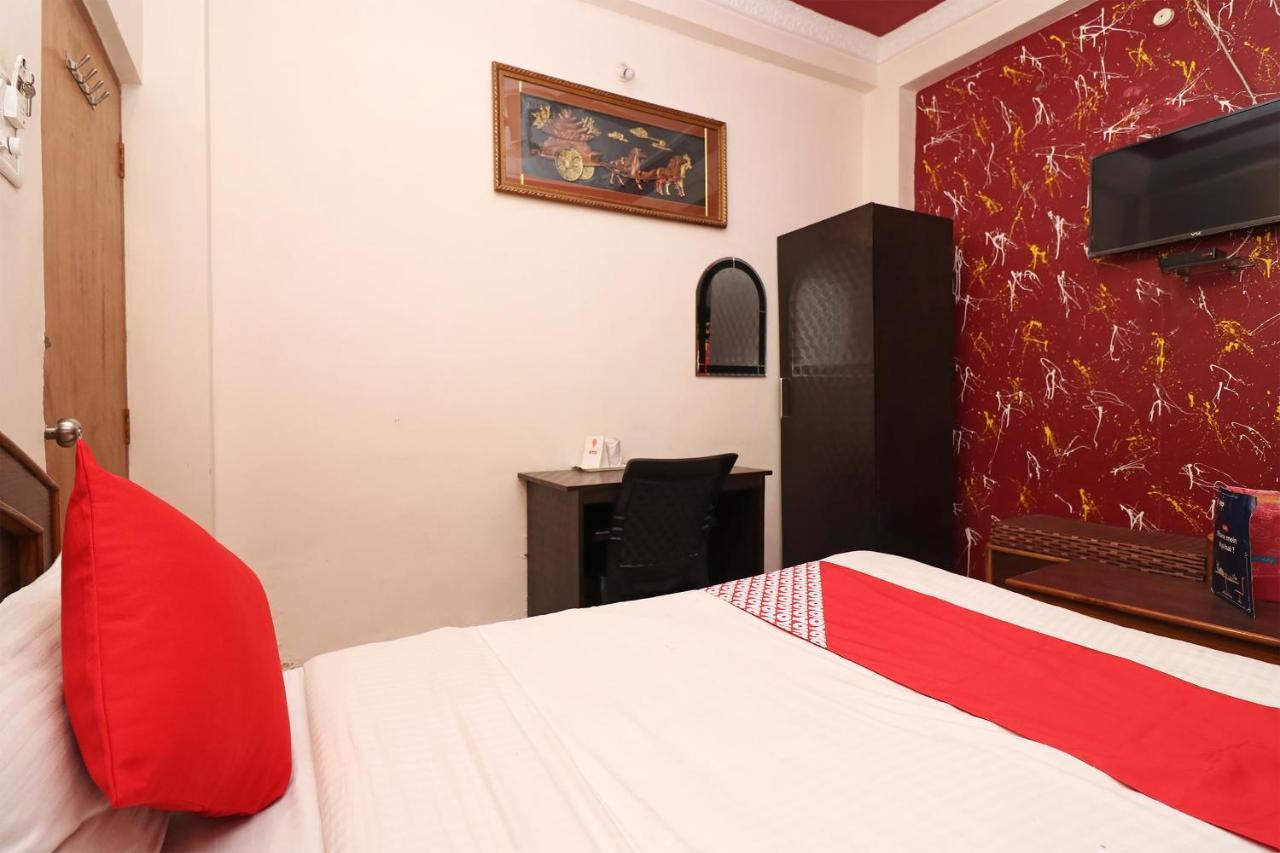 Oyo 1021 Hotel Gayatri Residency Tirath Экстерьер фото